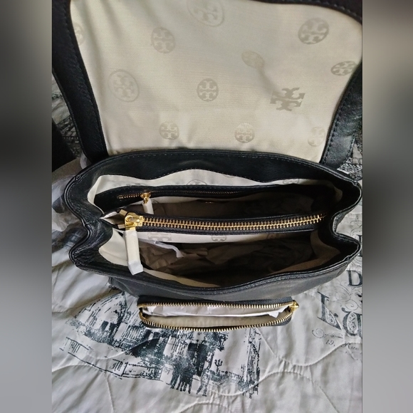 💯 Authentic Tory Burch Amanda backpack 🎒 - Picture 5 of 10
